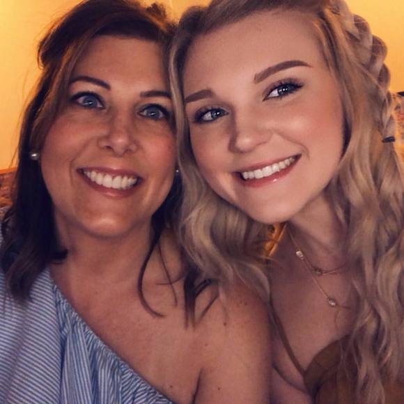 Meet your Posher, Krista - Picture 1 of 1